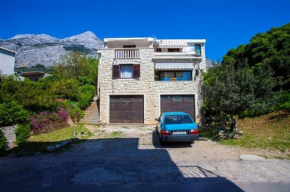 Apartments with a parking space Makarska - 11418